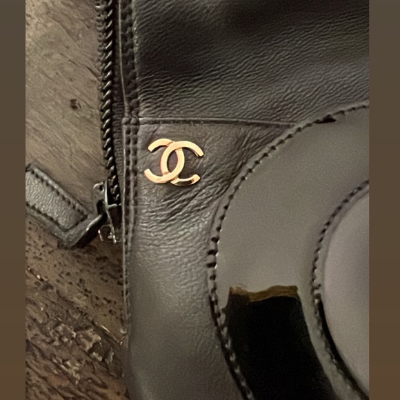 CHANEL VINTAGE THIGH BOOT - Picture 2 of 10
